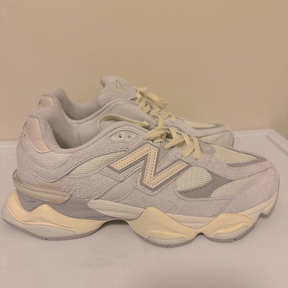 New Balance
9060 Suede Pack Sea Salt